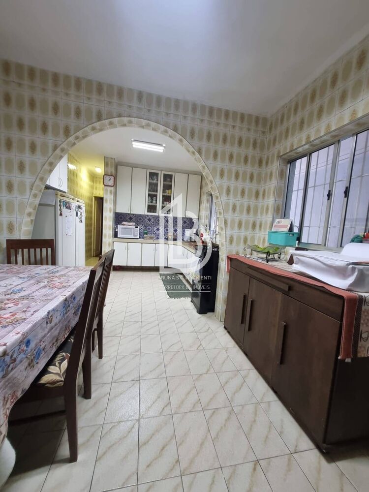Casa à venda com 2 quartos, 110m² - Foto 2