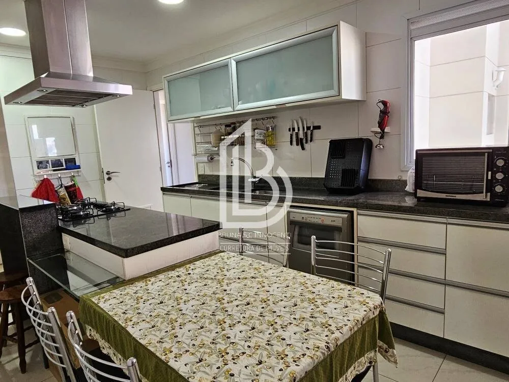 Apartamento, 3 quartos, 242 m² - Foto 8