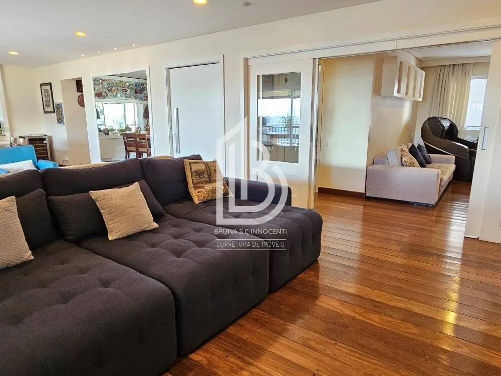 Apartamento, 3 quartos, 242 m² - Foto 1
