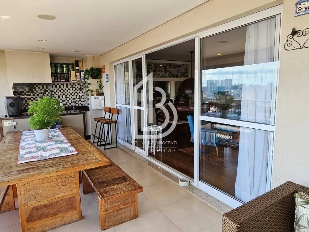 Apartamento, 3 quartos, 242 m² - Foto 2