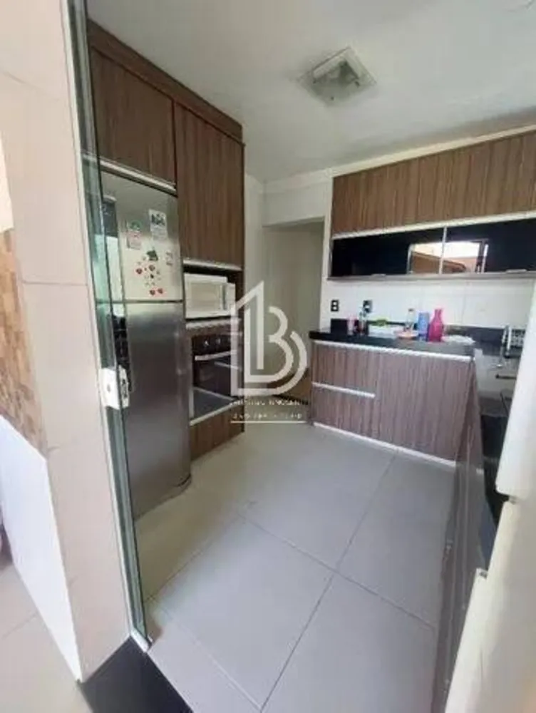 Casa, 3 quartos, 196 m² - Foto 2