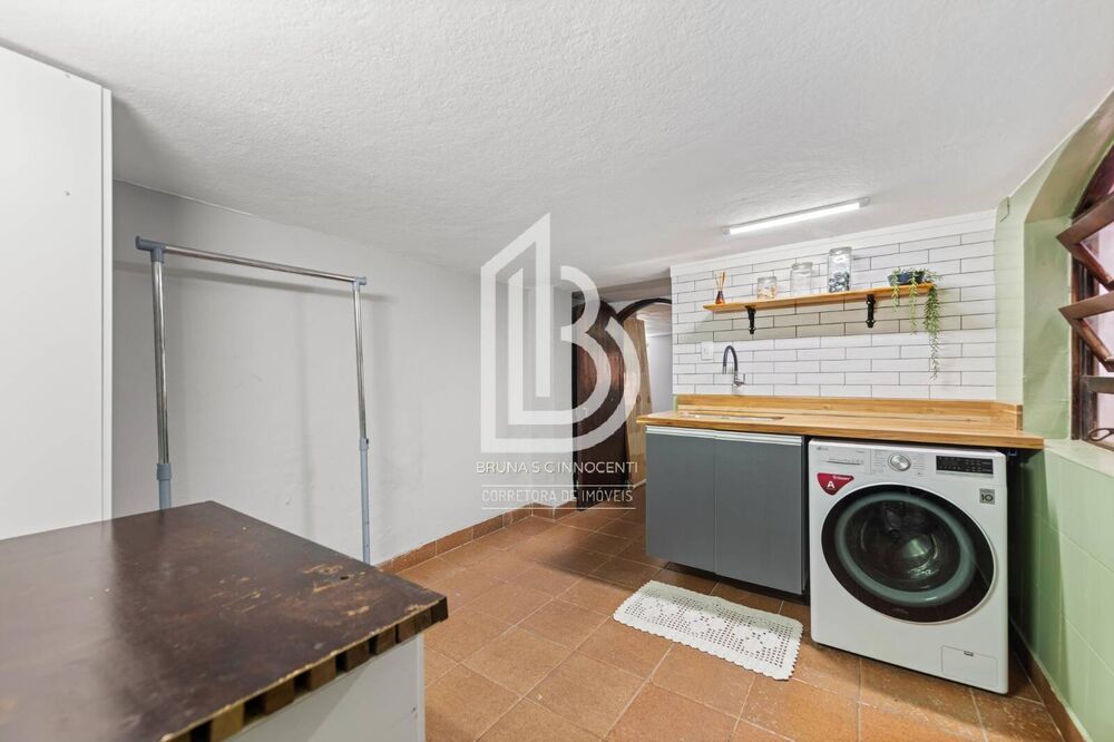 Casa à venda com 4 quartos, 250m² - Foto 3