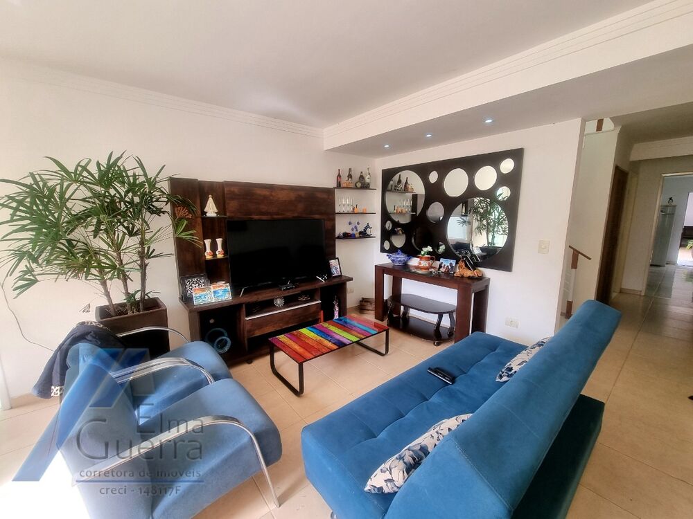 Casa à venda com 3 quartos, 128m² - Foto 1