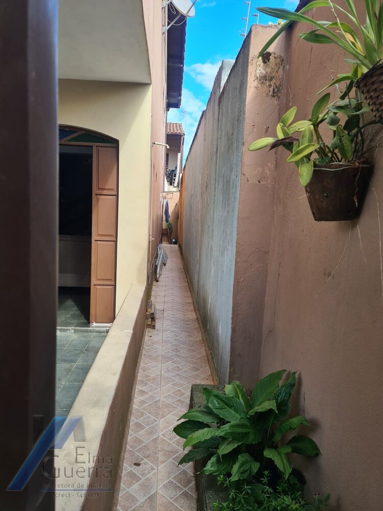 Casa à venda com 4 quartos, 300m² - Foto 2