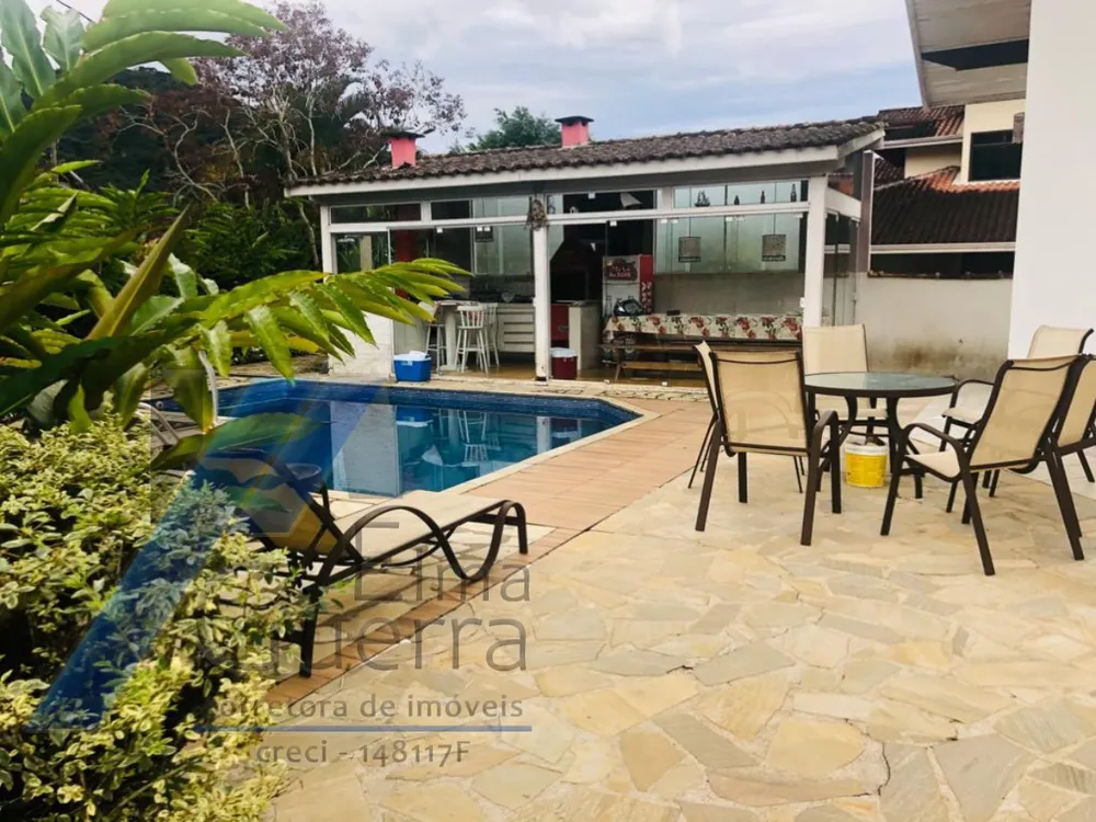 Casa, 4 quartos, 220 m² - Foto 1