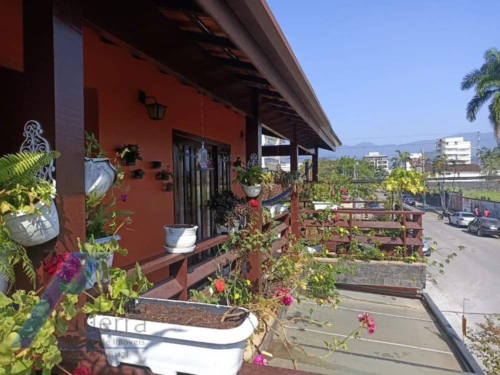 Casa, 3 quartos, 324 m² - Foto 1
