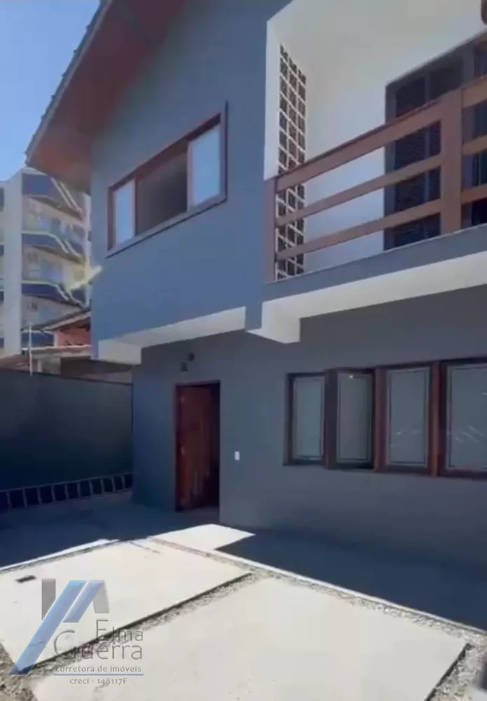 Casa, 4 quartos, 215 m² - Foto 1