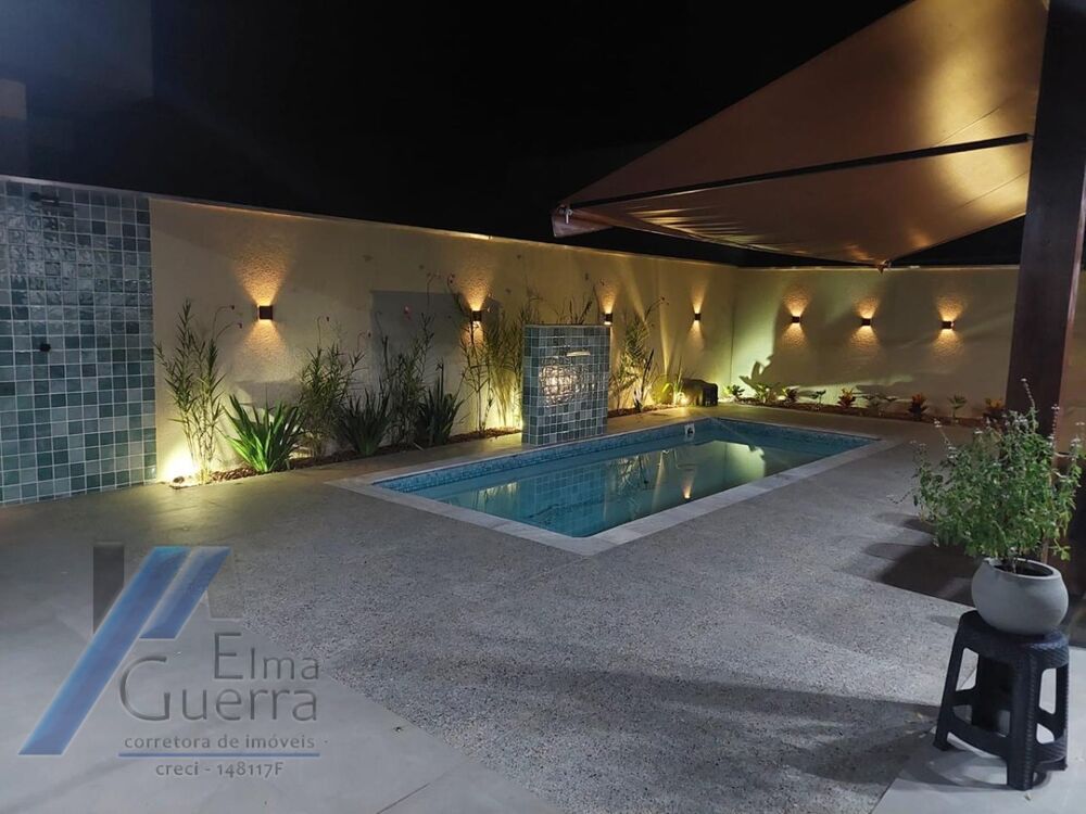 Casa à venda com 4 quartos, 220m² - Foto 1