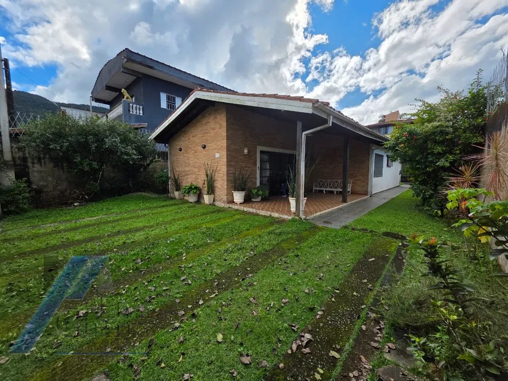 Casa, 3 quartos, 200 m² - Foto 2