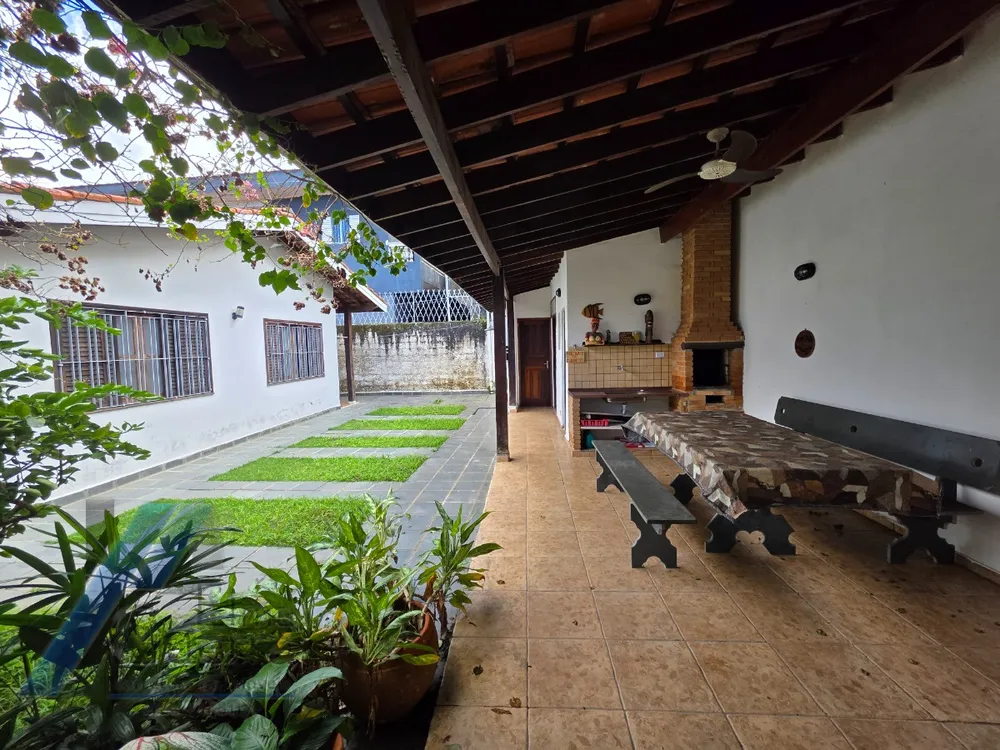Casa, 3 quartos, 200 m² - Foto 1