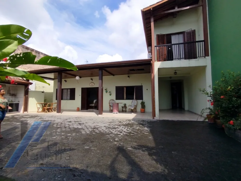Casa, 3 quartos, 201 m² - Foto 1