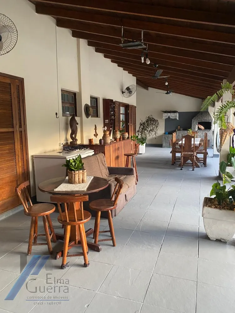Casa, 4 quartos, 148 m² - Foto 1