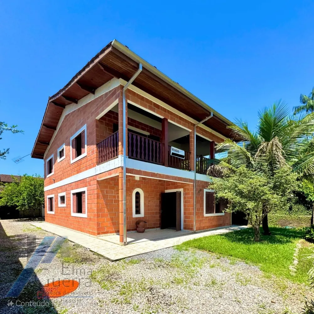 Casa, 4 quartos, 220 m² - Foto 1