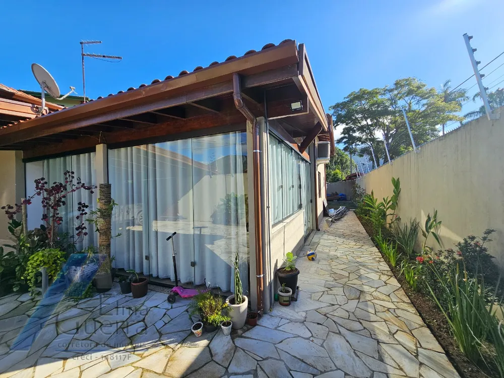 Casa, 3 quartos, 237 m² - Foto 2