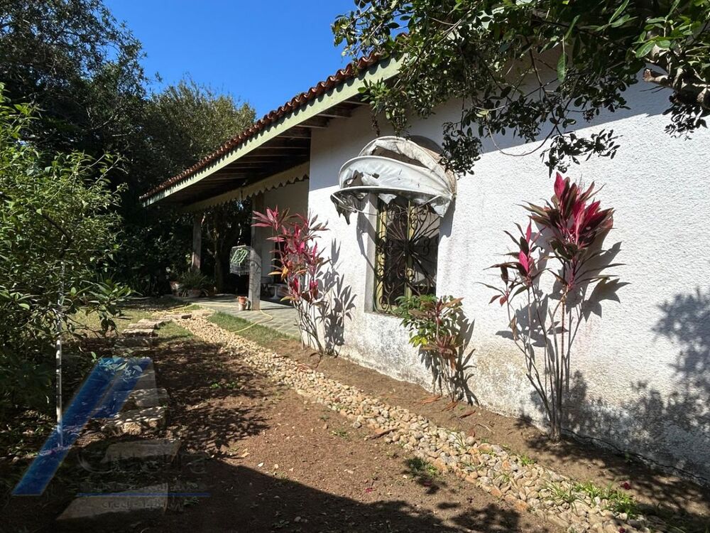 Casa, 4 quartos, 229 m² - Foto 1