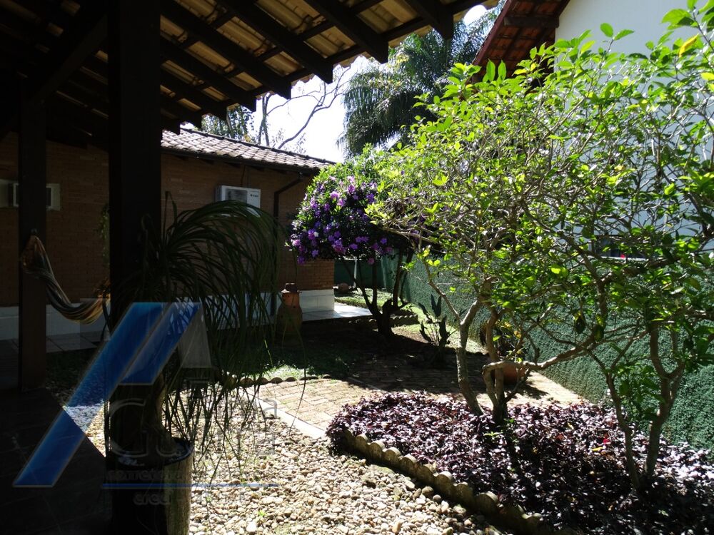 Casa à venda e aluguel com 3 quartos, 316m² - Foto 4