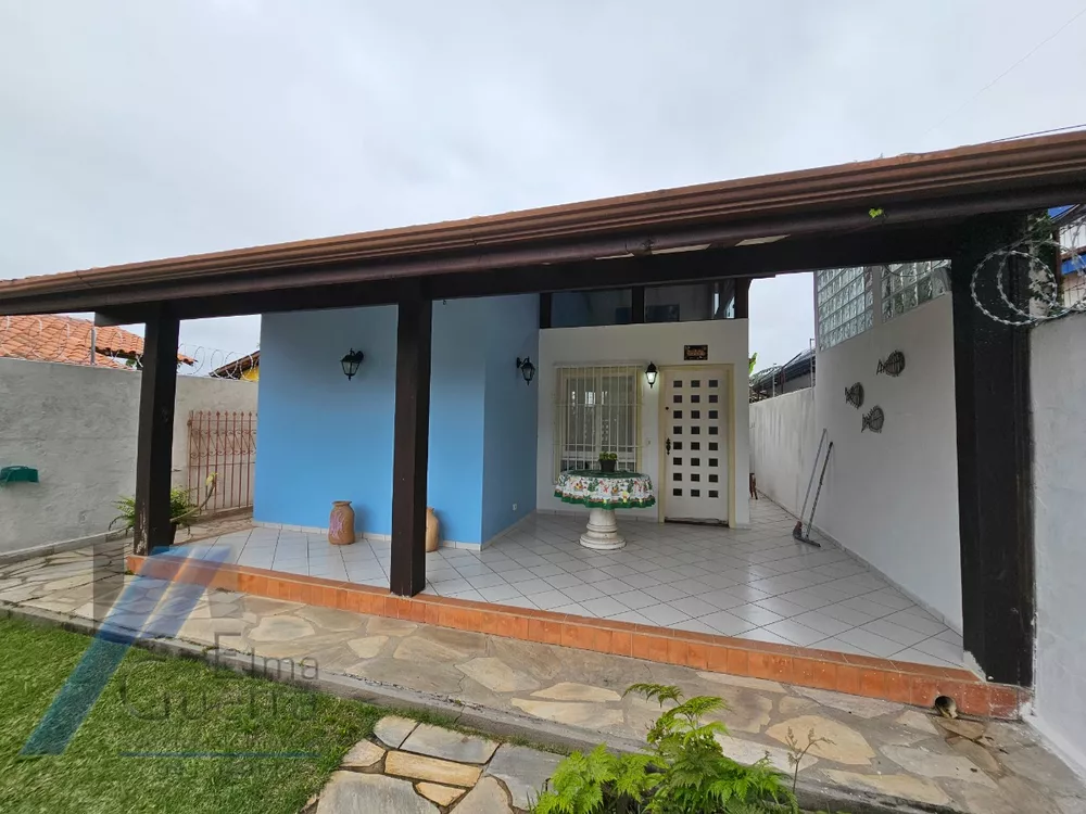 Casa à venda com 5 quartos, 155m² - Foto 1