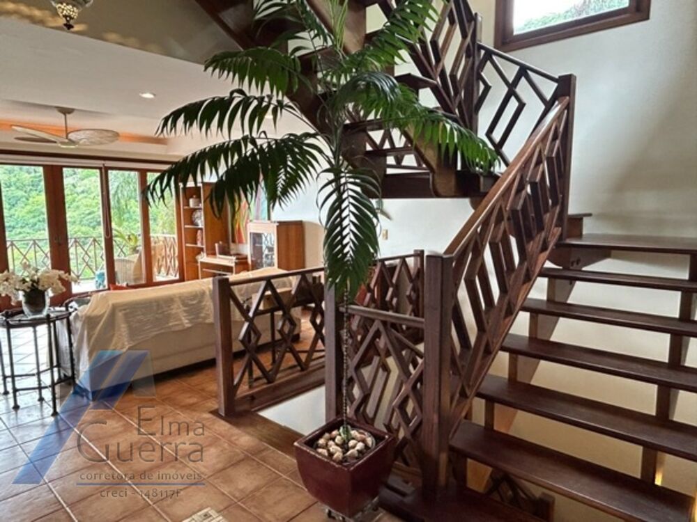 Casa à venda com 5 quartos, 360m² - Foto 2