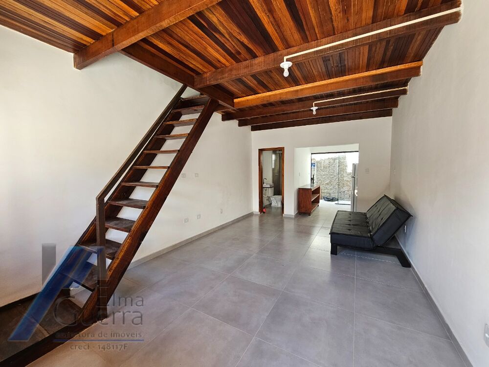 Casa à venda com 2 quartos, 75m² - Foto 1