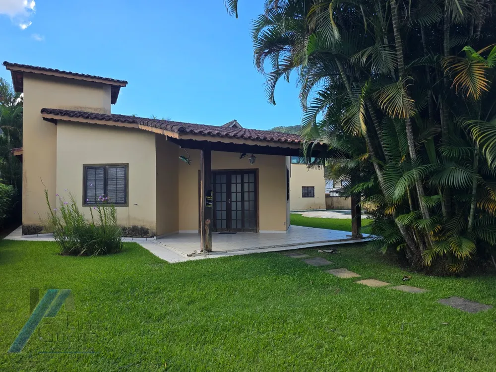 Casa, 3 quartos, 244 m² - Foto 1