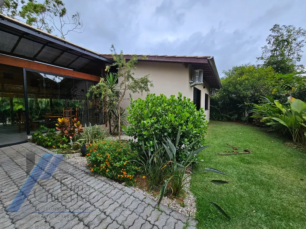 Casa, 4 quartos, 220 m² - Foto 1