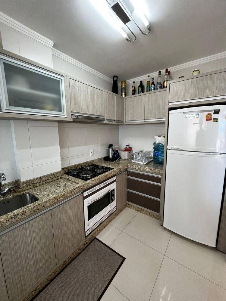 Apartamento à venda com 3 quartos, 96m² - Foto 4