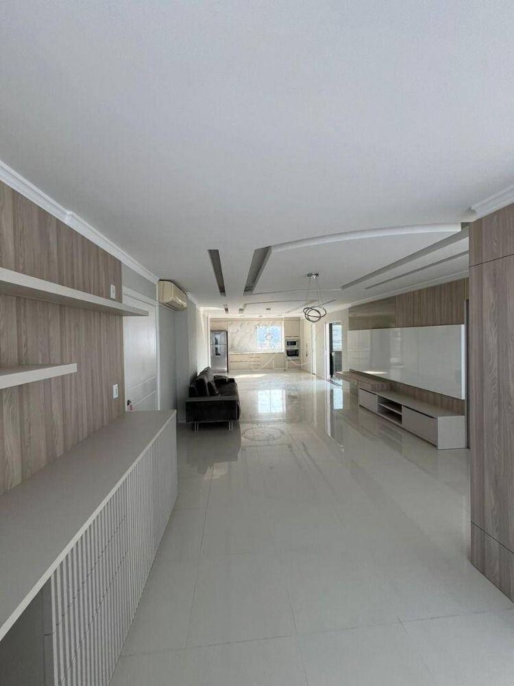 Cobertura à venda com 3 quartos, 244m² - Foto 4
