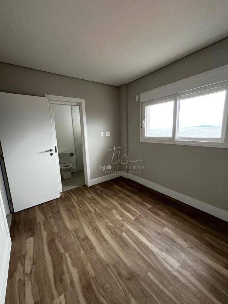 Apartamento à venda com 3 quartos, 143m² - Foto 2
