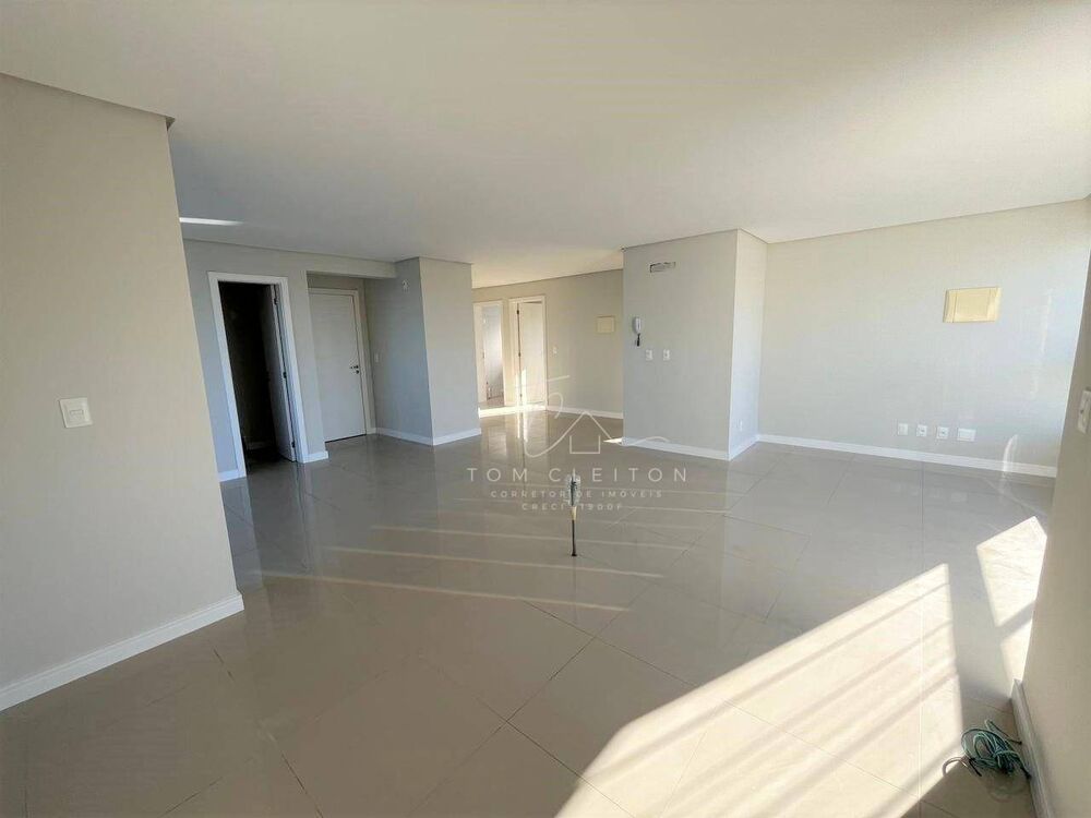 Cobertura à venda com 3 quartos, 186m² - Foto 1