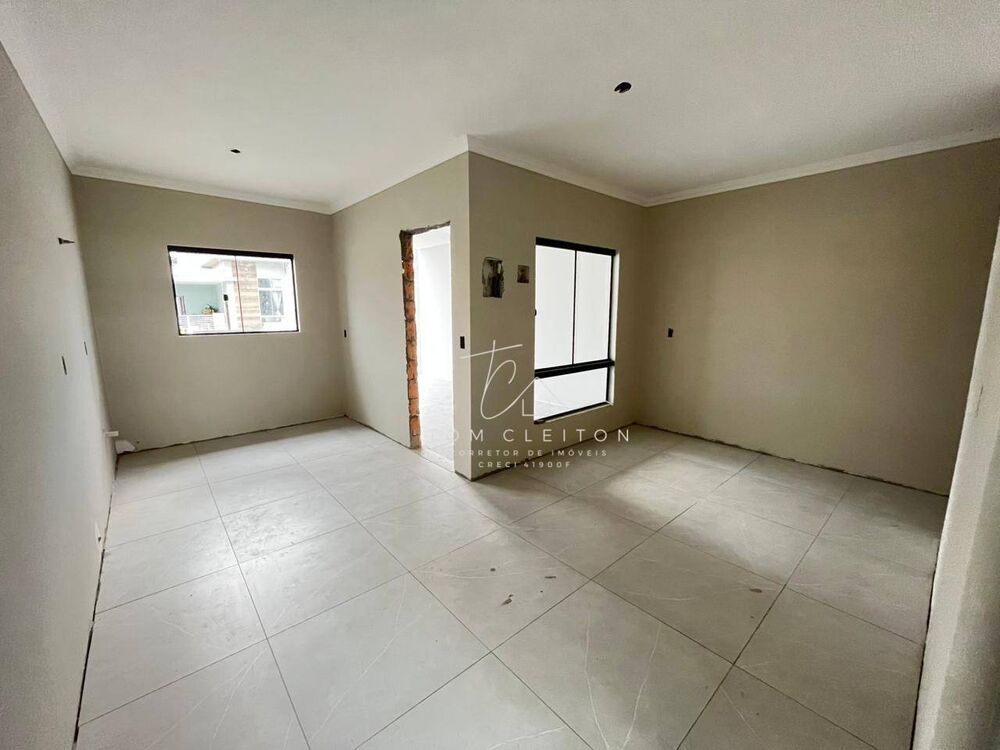 Casa à venda com 2 quartos, 80m² - Foto 3