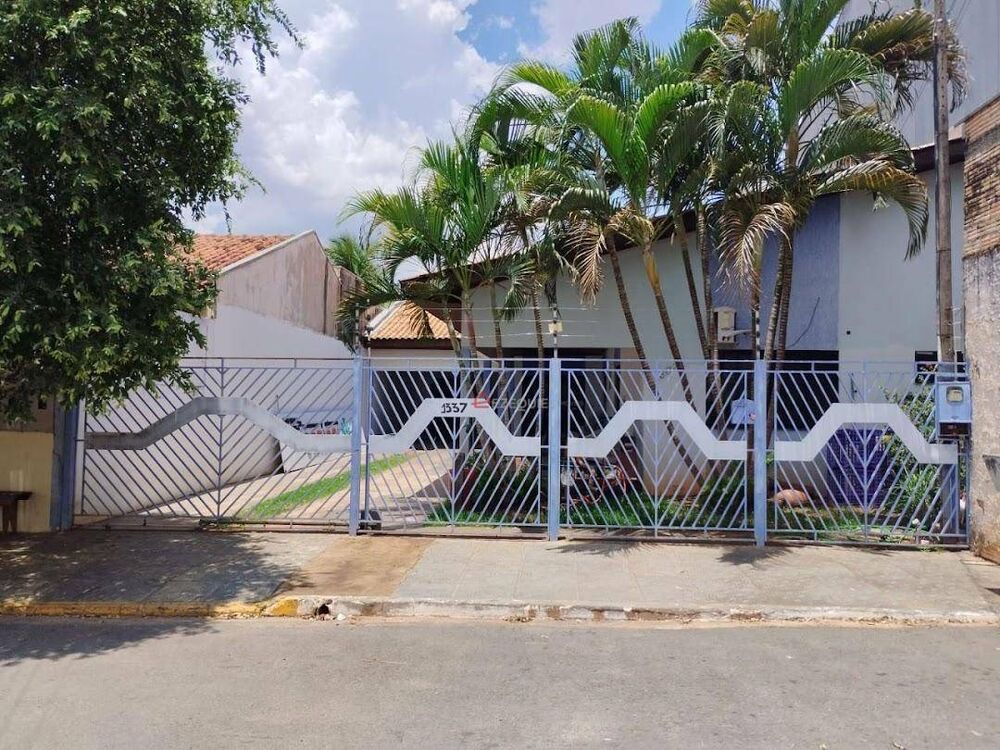 Casa, 3 quartos, 200 m² - Foto 1