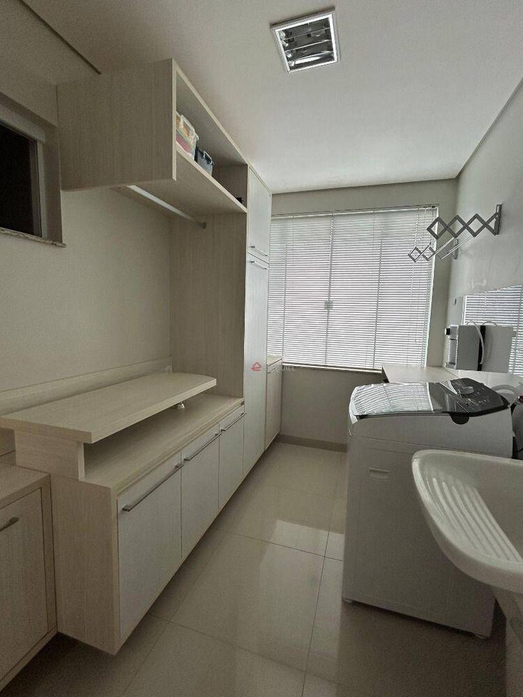 Apartamento à venda com 3 quartos, 130m² - Foto 4