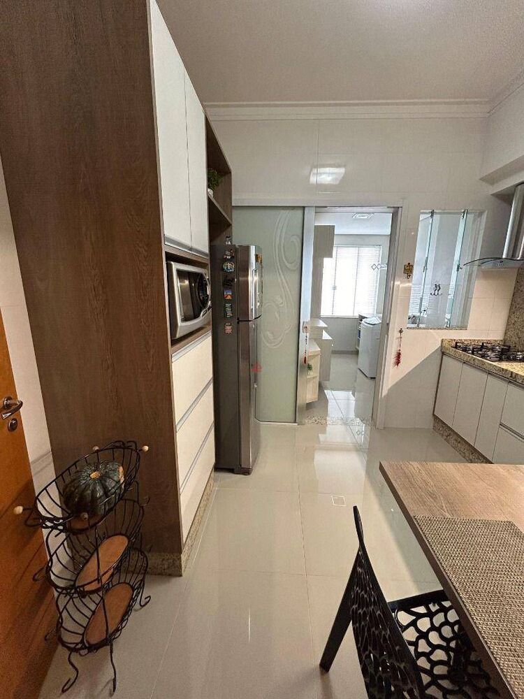 Apartamento à venda com 3 quartos, 130m² - Foto 3