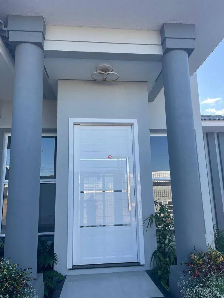 Casa, 3 quartos, 228 m² - Foto 2