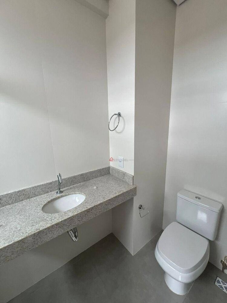 Apartamento à venda com 2 quartos, 80m² - Foto 3
