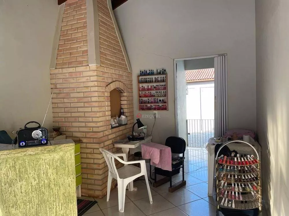 Casa à venda com 2 quartos, 140m² - Foto 4