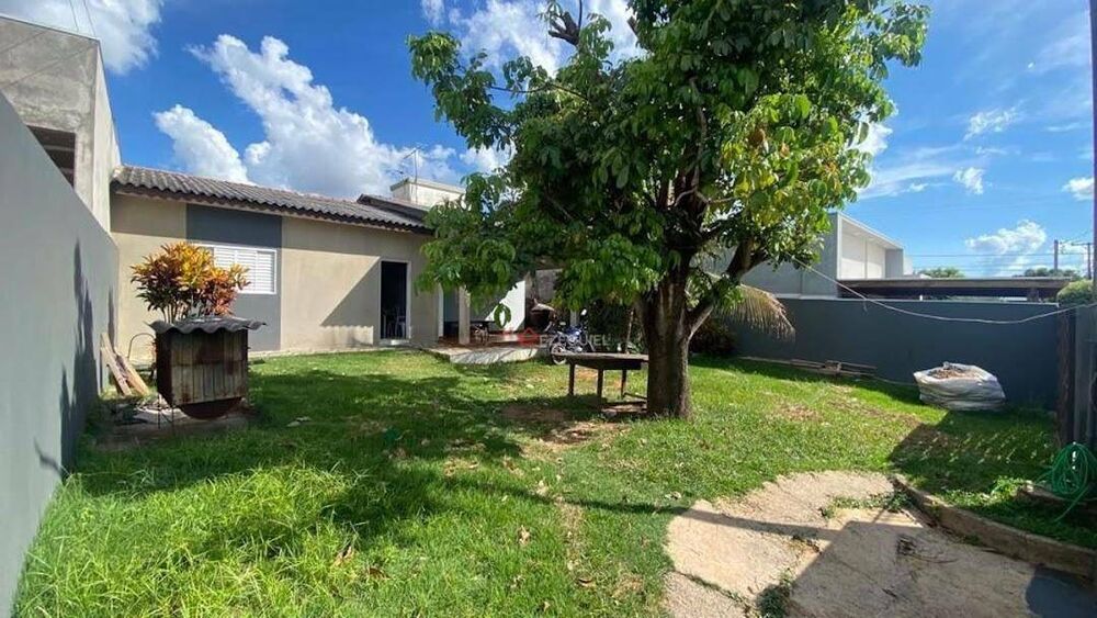 Casa à venda com 3 quartos, 130m² - Foto 1