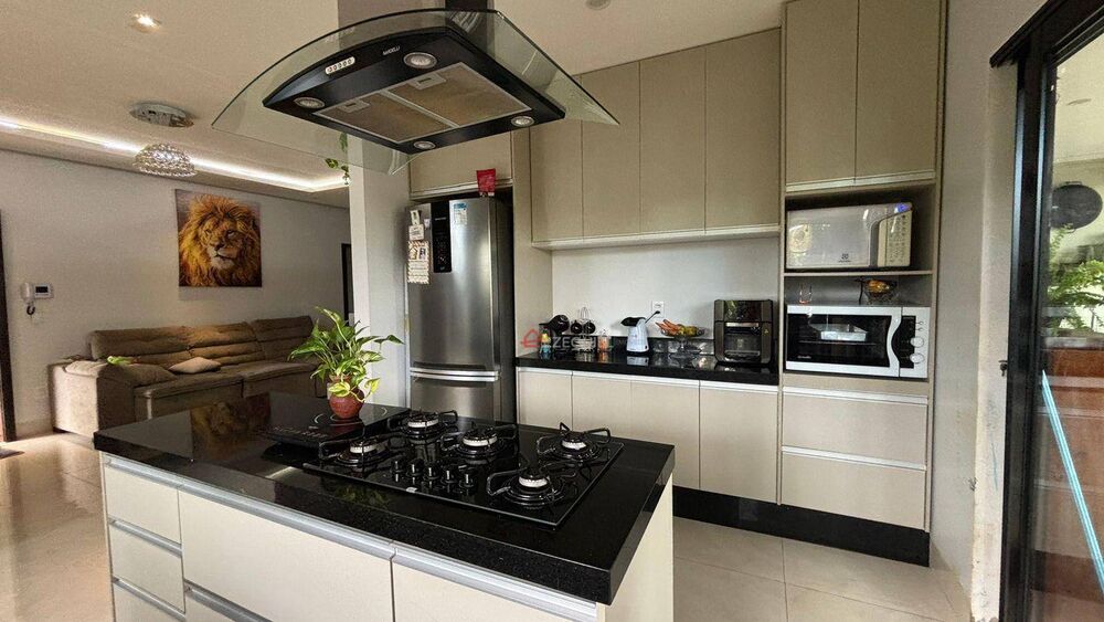 Casa à venda com 3 quartos, 210m² - Foto 5