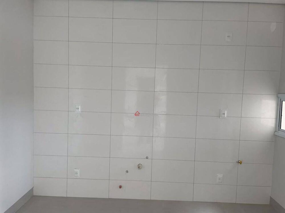 Apartamento à venda com 3 quartos, 121m² - Foto 2