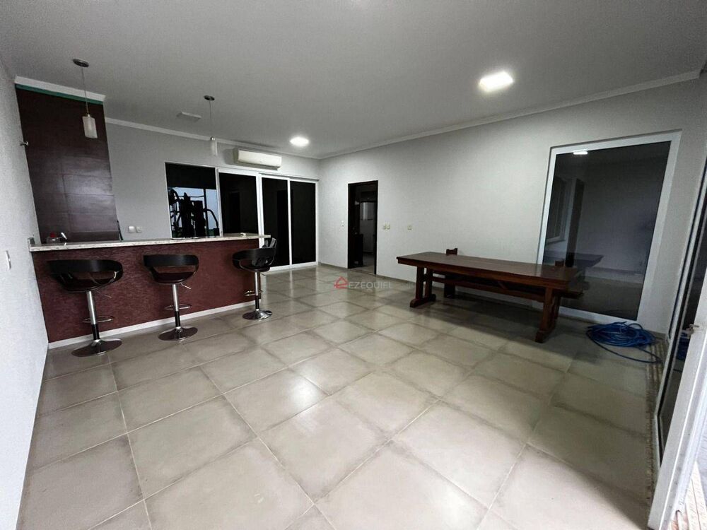 Casa, 3 quartos, 155 m² - Foto 1