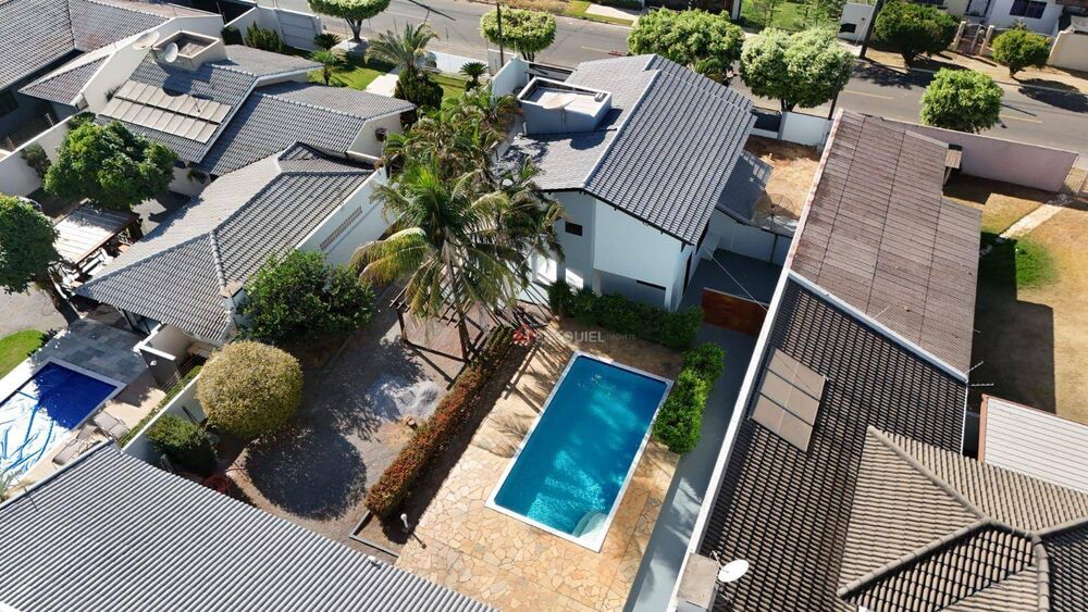 Casa, 3 quartos, 257 m² - Foto 2