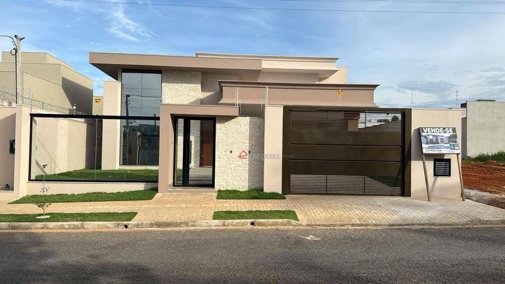 Casa à venda com 3 quartos, 225M2 - Foto 2
