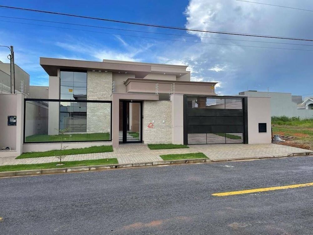 Casa à venda com 3 quartos, 225M2 - Foto 1