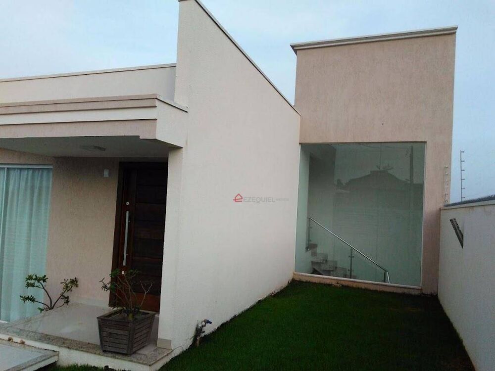 Casa à venda com 3 quartos, 300m² - Foto 2