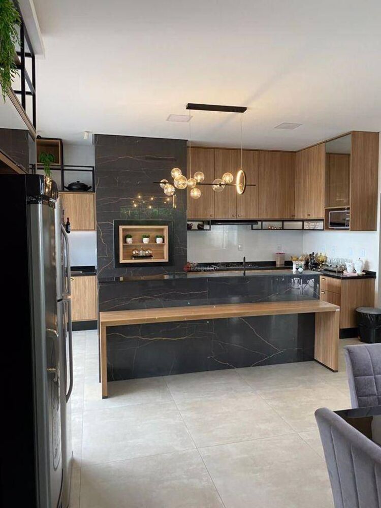 Casa à venda com 3 quartos, 300m² - Foto 7