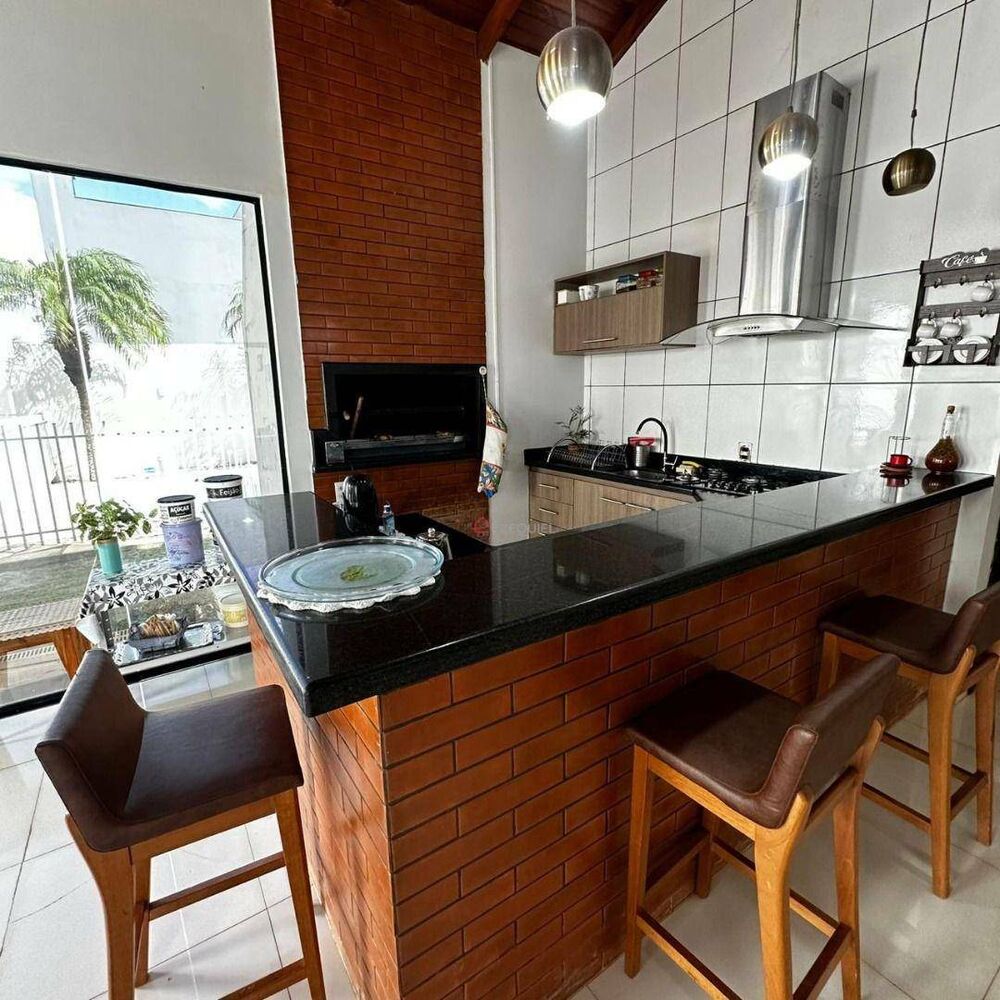Casa à venda com 3 quartos, 162m² - Foto 4