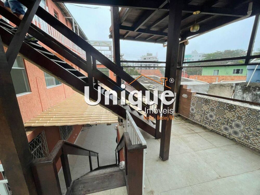 Casa à venda com 10 quartos, 378m² - Foto 2