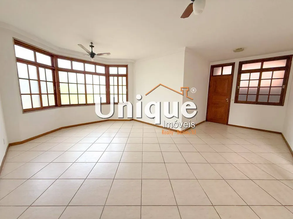 Casa, 4 quartos, 260 m² - Foto 2