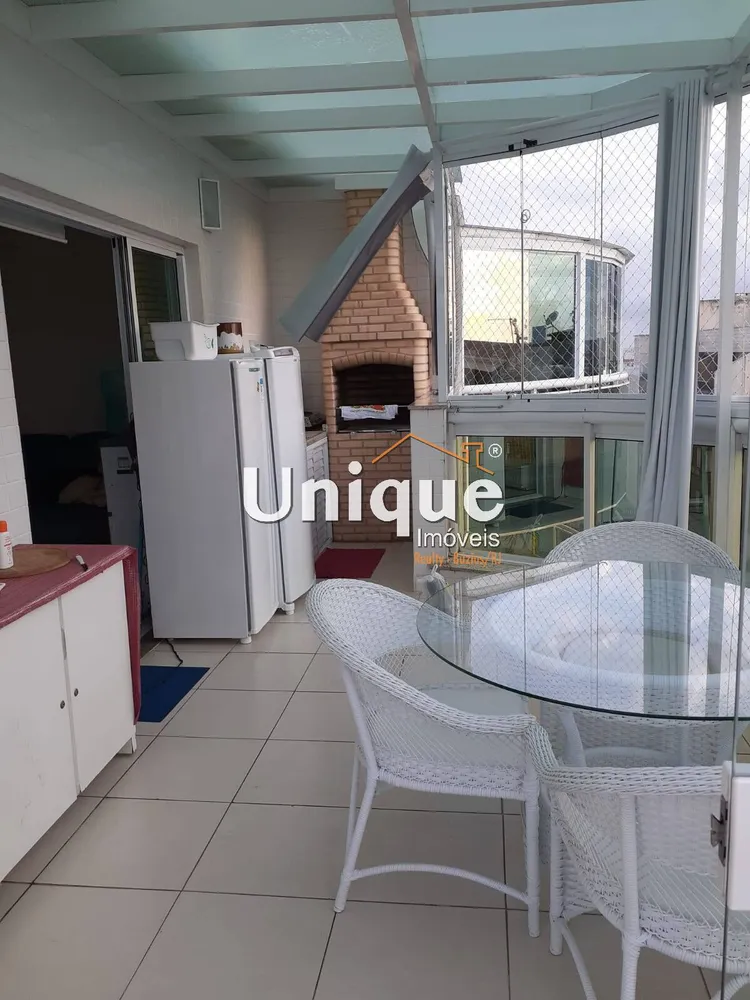 Cobertura, 3 quartos, 230 m² - Foto 1