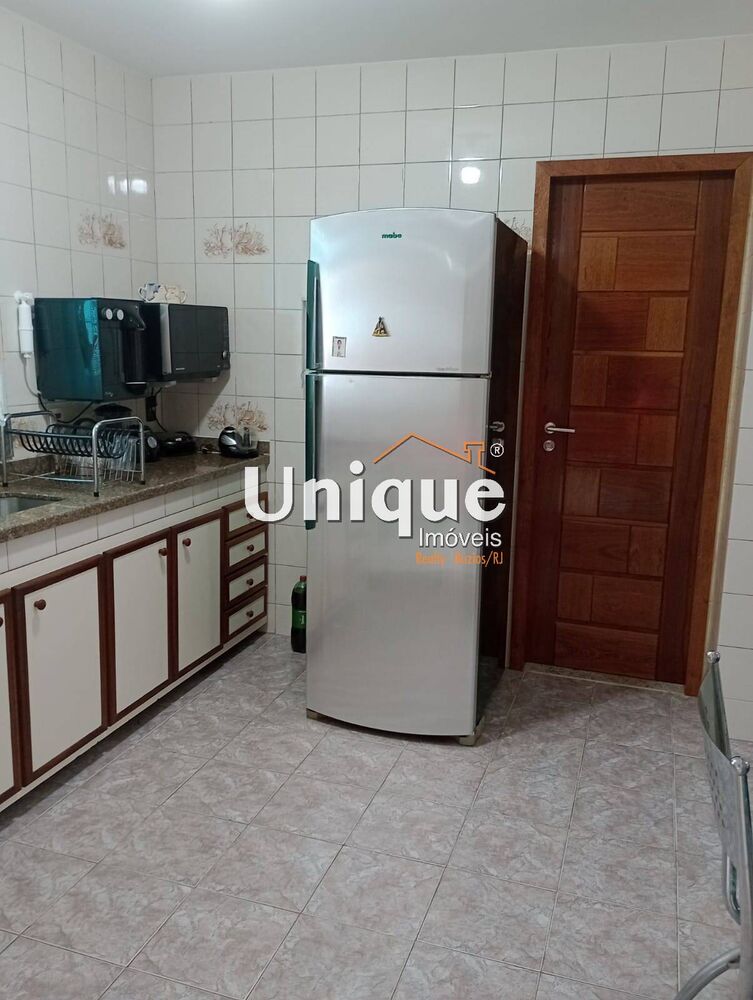 Casa à venda com 4 quartos, 177m² - Foto 8